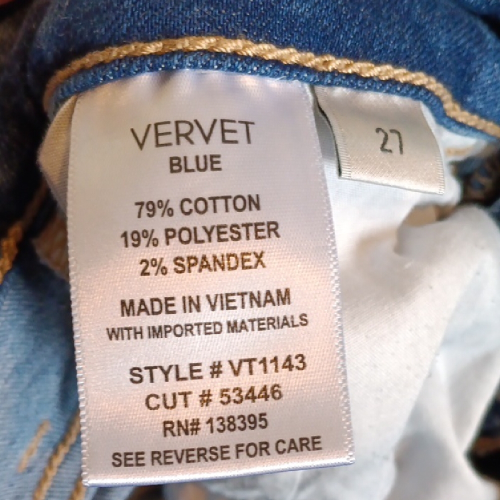 High-Rise Women’s Blue Flare Jeans with Button-Fly - Picture 3 of 4